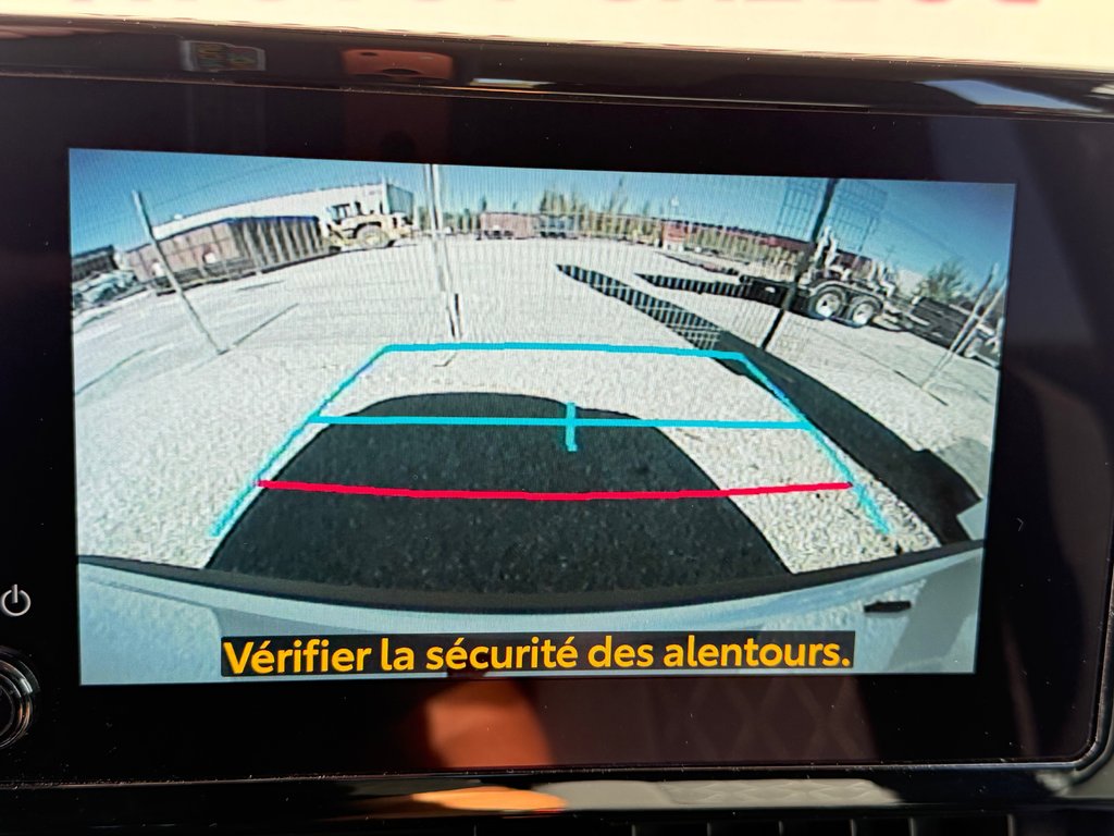 2024 Toyota Corolla Cross LE AWD / PEA 21-12-28 OU 100KM / A QUI LA CHANCE ? in Thetford Mines, Quebec - 39 - w1024h768px