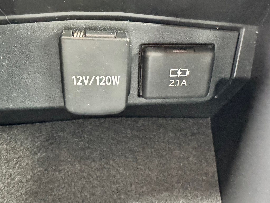 Toyota Corolla Hatchback SE / TRÈS BAS KILOS / COULEUR * TRÈS RARE / 2019 à Thetford Mines, Québec - 50 - w1024h768px