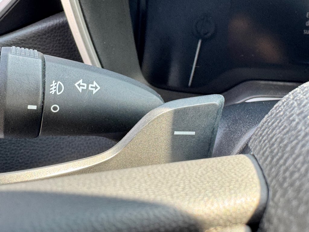 2019 Toyota Corolla Hatchback XSE / CUIR / MAGS 18 / ÉCONOMIQUE / MOTEUR 2.0 / in Thetford Mines, Quebec - 40 - w1024h768px
