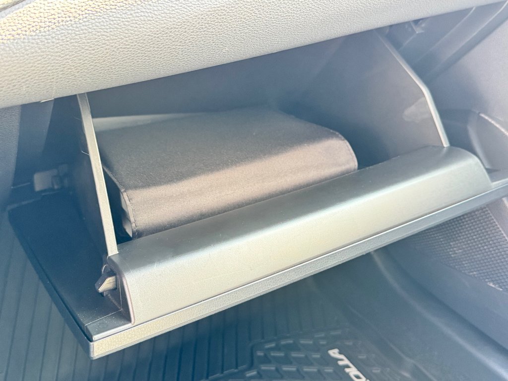 2019 Toyota Corolla Hatchback XSE / CUIR / MAGS 18 / ÉCONOMIQUE / MOTEUR 2.0 / in Thetford Mines, Quebec - 55 - w1024h768px