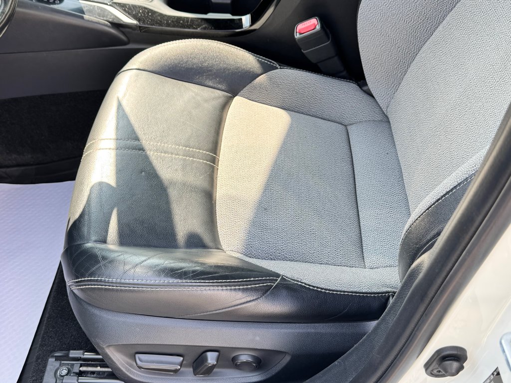 2019 Toyota Corolla Hatchback XSE / CUIR / MAGS 18 / ÉCONOMIQUE / MOTEUR 2.0 / in Thetford Mines, Quebec - 33 - w1024h768px