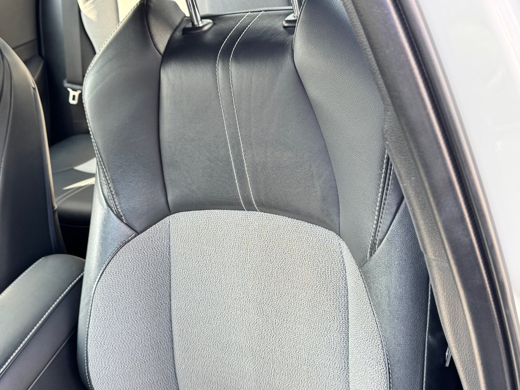 2019 Toyota Corolla Hatchback XSE / CUIR / MAGS 18 / ÉCONOMIQUE / MOTEUR 2.0 / in Thetford Mines, Quebec - 34 - w1024h768px