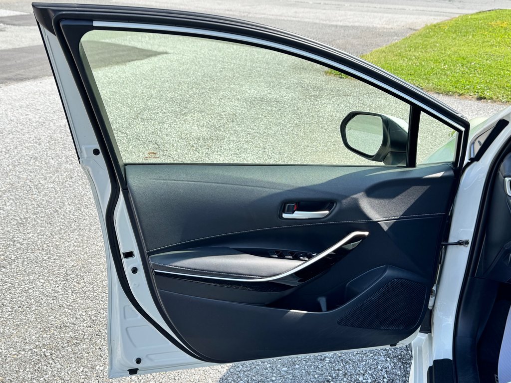 2019 Toyota Corolla Hatchback XSE / CUIR / MAGS 18 / ÉCONOMIQUE / MOTEUR 2.0 / in Thetford Mines, Quebec - 27 - w1024h768px