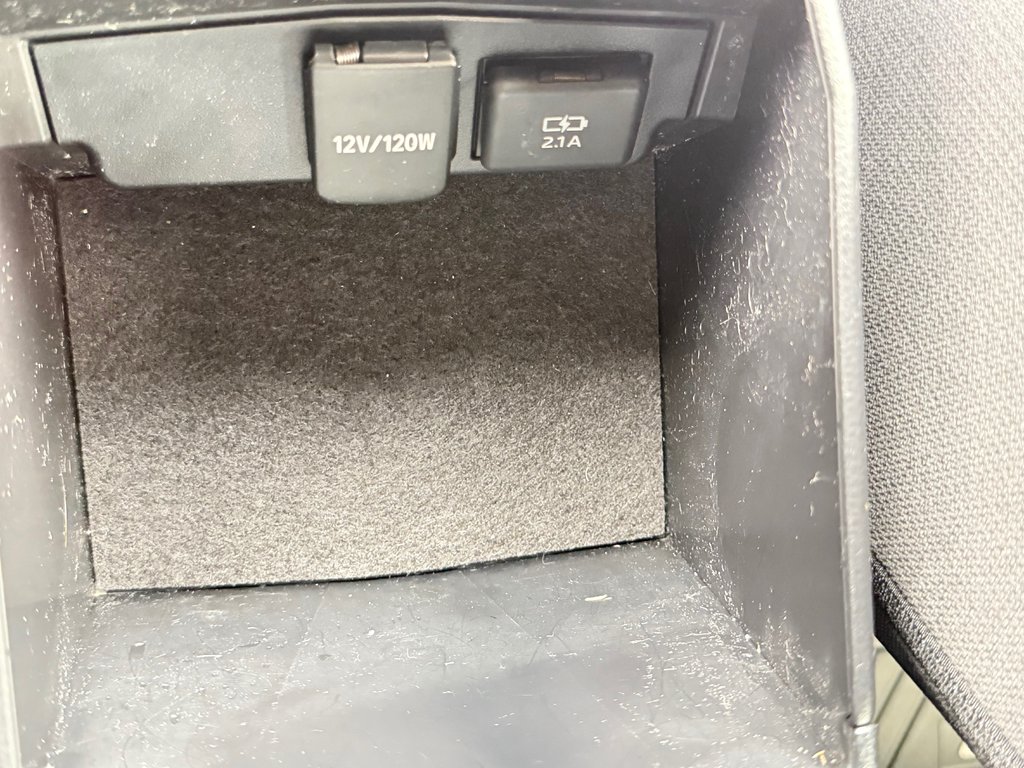 2019 Toyota Corolla Hatchback S / AUTOM / AC / TRÈS RARE DANS L' USAGÉ !! / in Thetford Mines, Quebec - 42 - w1024h768px