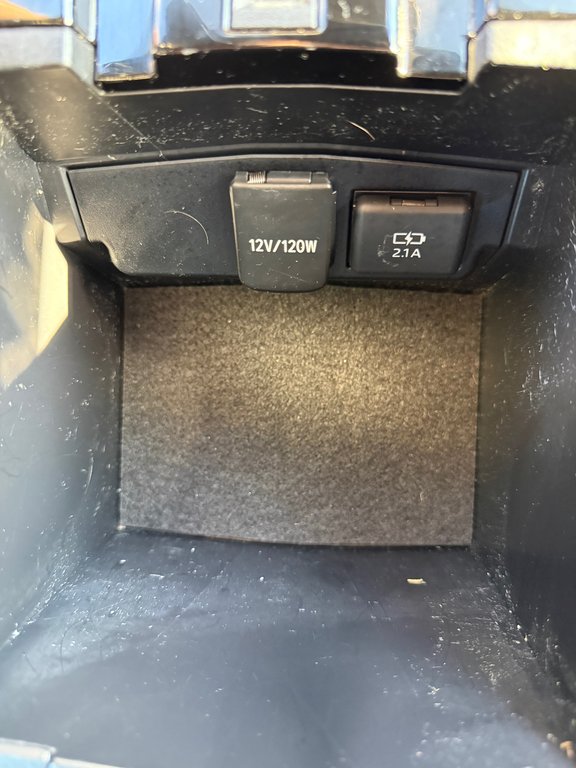 2019 Toyota Corolla Hatchback S / AUTOM / AC / TRÈS RARE DANS L' USAGÉ !! / in Thetford Mines, Quebec - 25 - w1024h768px