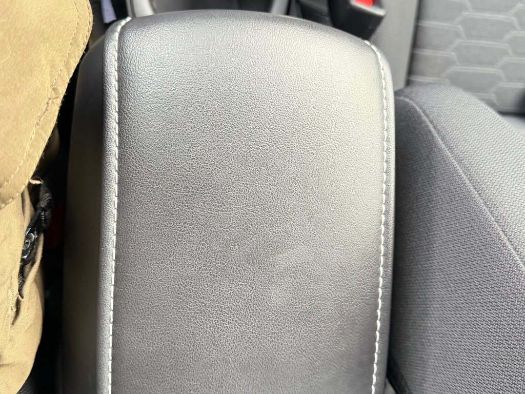 Toyota Corolla Hatchback S / AUTOM / TRÈS BAS KILOS / TRÈS RARE !!!! / 2021 à Thetford Mines, Québec - 47 - w1024h768px