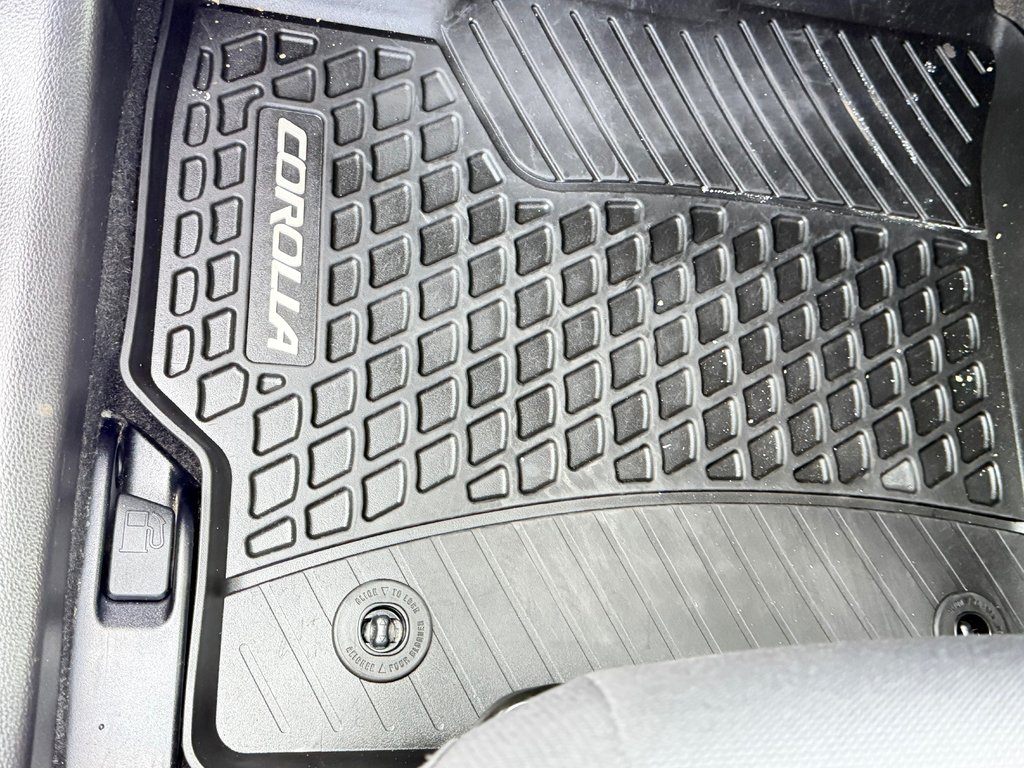 Toyota Corolla Hatchback S / AUTOM / TRÈS BAS KILOS / TRÈS RARE !!!! / 2021 à Thetford Mines, Québec - 32 - w1024h768px