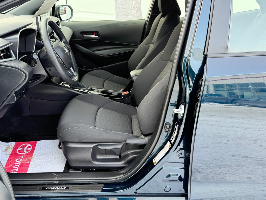 Toyota Corolla Hatchback S / AUTOM / TRÈS BAS KILOS / TRÈS RARE !!!! / 2021 à Thetford Mines, Québec - 27 - w1024h768px