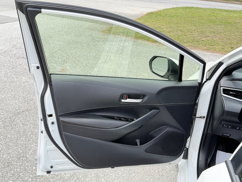 2021 Toyota Corolla Hatchback SE GROUPE AMÉLIORÉ / MANUELLE / SUPER LOOK / in Thetford Mines, Quebec - 26 - w1024h768px