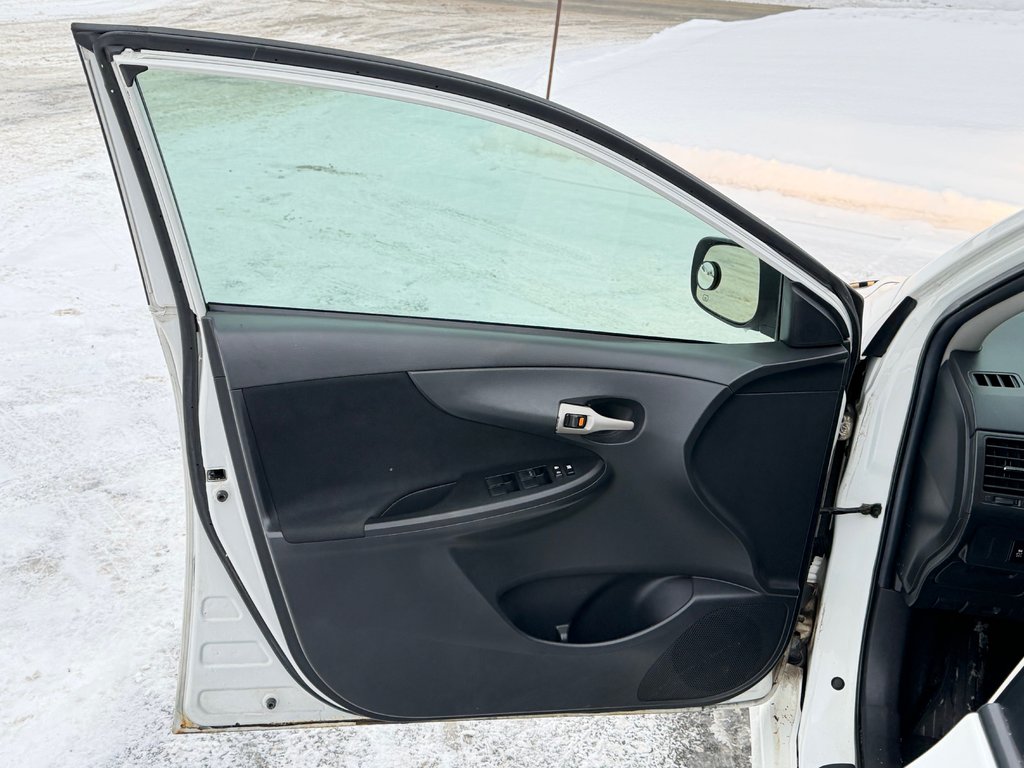 2010 Toyota Corolla S AUTOM / TOIT / MAGS / INSPECTÉ SÉCURITAIRE / in Thetford Mines, Quebec - 26 - w1024h768px
