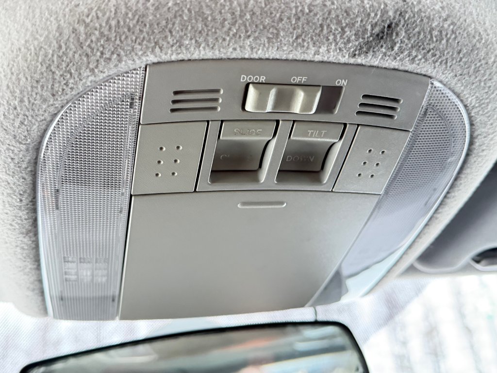 2010 Toyota Corolla S AUTOM / TOIT / MAGS / INSPECTÉ SÉCURITAIRE / in Thetford Mines, Quebec - 47 - w1024h768px