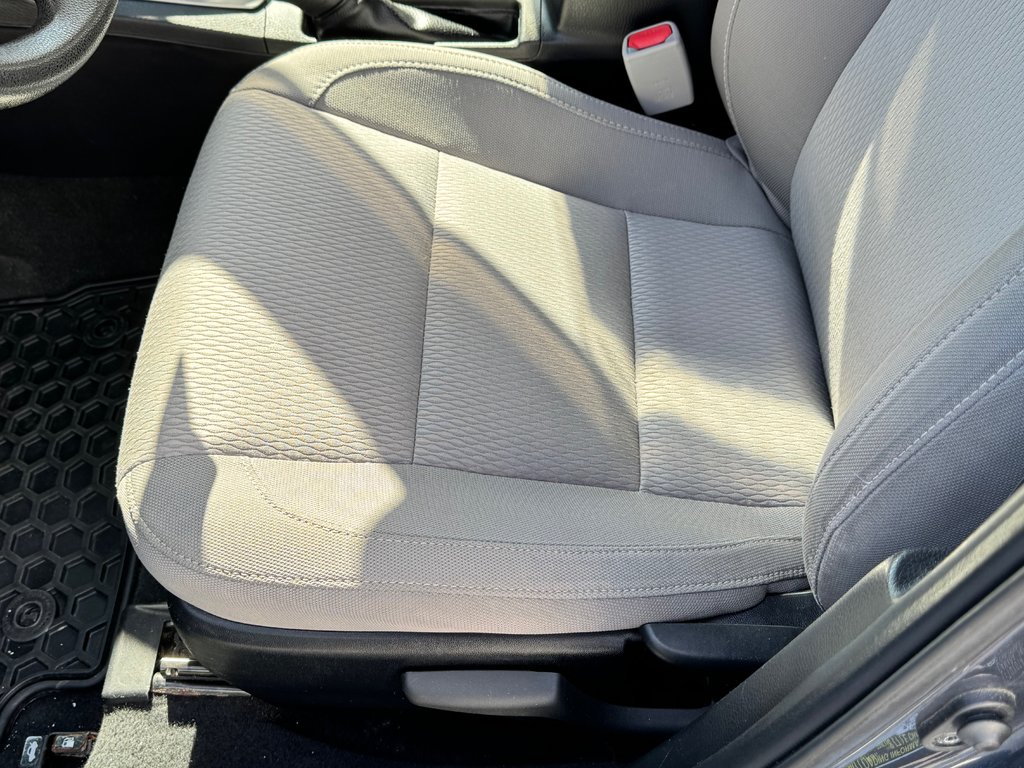Toyota Corolla LE / AC/ 2 SIÈGES CHAUFFANTS ET BEAUCOUP ++++ 2014 à Thetford Mines, Québec - 27 - w1024h768px