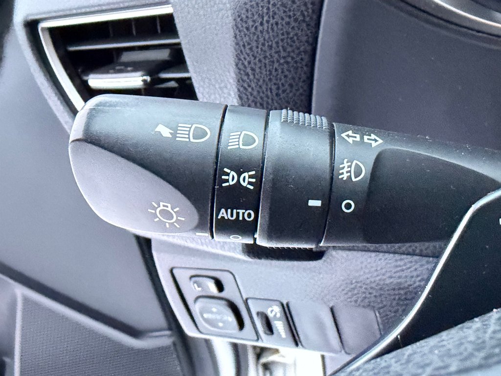 Toyota Corolla PRIX PRÉ-ENCAN FAITES VITE !!! S / autom / cuir / toit et +++ 2014 à Thetford Mines, Québec - 40 - w1024h768px