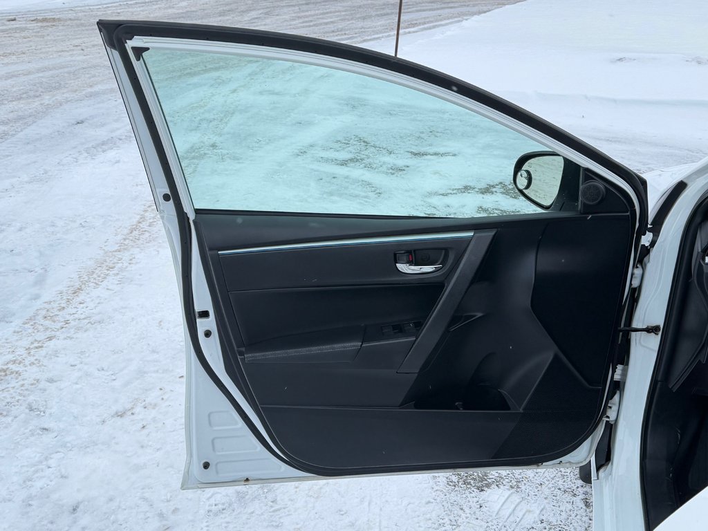 Toyota Corolla PRIX PRÉ-ENCAN FAITES VITE !!! S / autom / cuir / toit et +++ 2014 à Thetford Mines, Québec - 28 - w1024h768px