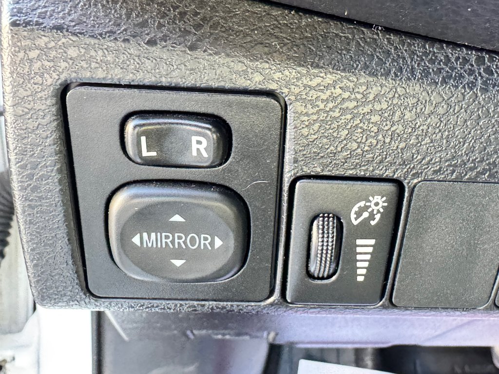 Toyota Corolla S + GROUPE TOIT / AUTOM / AUBAINE A SAISIR / 2014 à Thetford Mines, Québec - 33 - w1024h768px