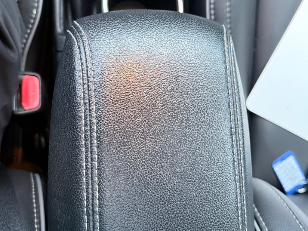 Toyota Corolla PRIX PRÉ-ENCAN FAITES VITE !!! S / autom / cuir / toit et +++ 2014 à Thetford Mines, Québec - 53 - w1024h768px