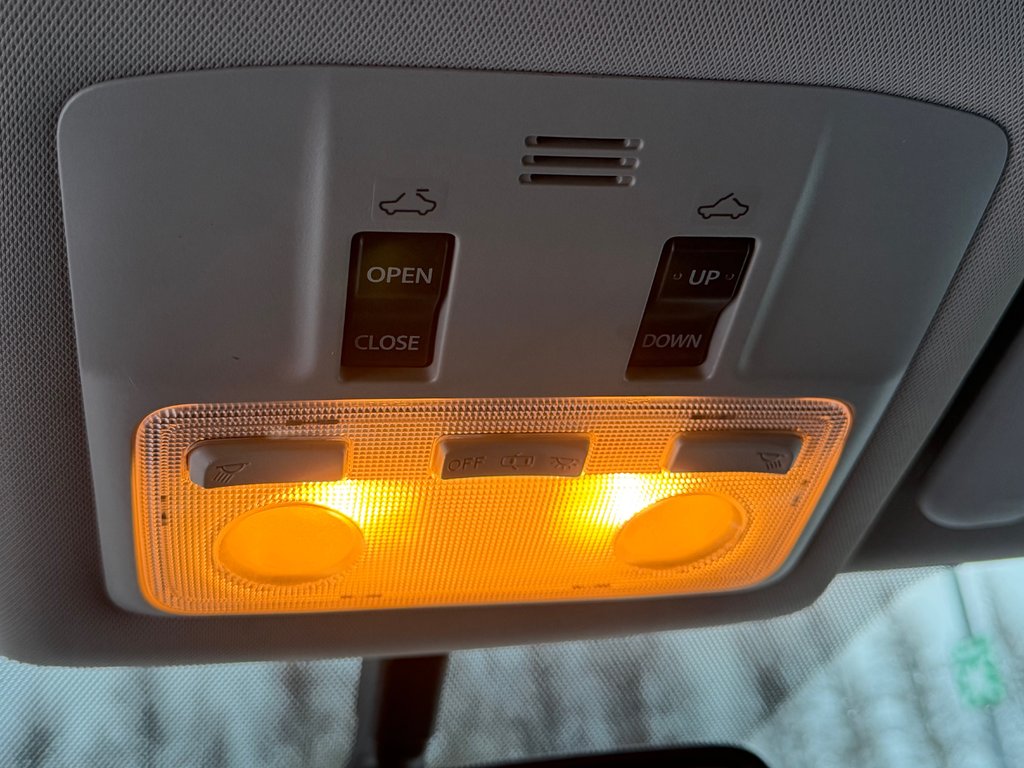 Toyota Corolla PRIX PRÉ-ENCAN FAITES VITE !!! S / autom / cuir / toit et +++ 2014 à Thetford Mines, Québec - 58 - w1024h768px