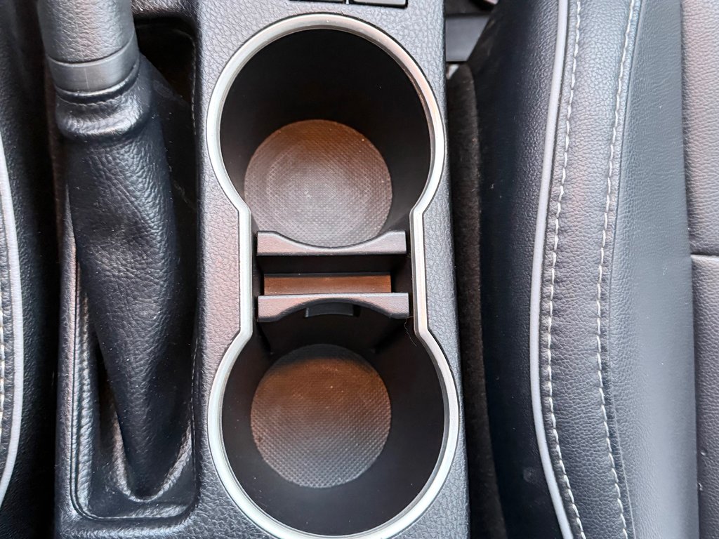 Toyota Corolla PRIX PRÉ-ENCAN FAITES VITE !!! S / autom / cuir / toit et +++ 2014 à Thetford Mines, Québec - 52 - w1024h768px