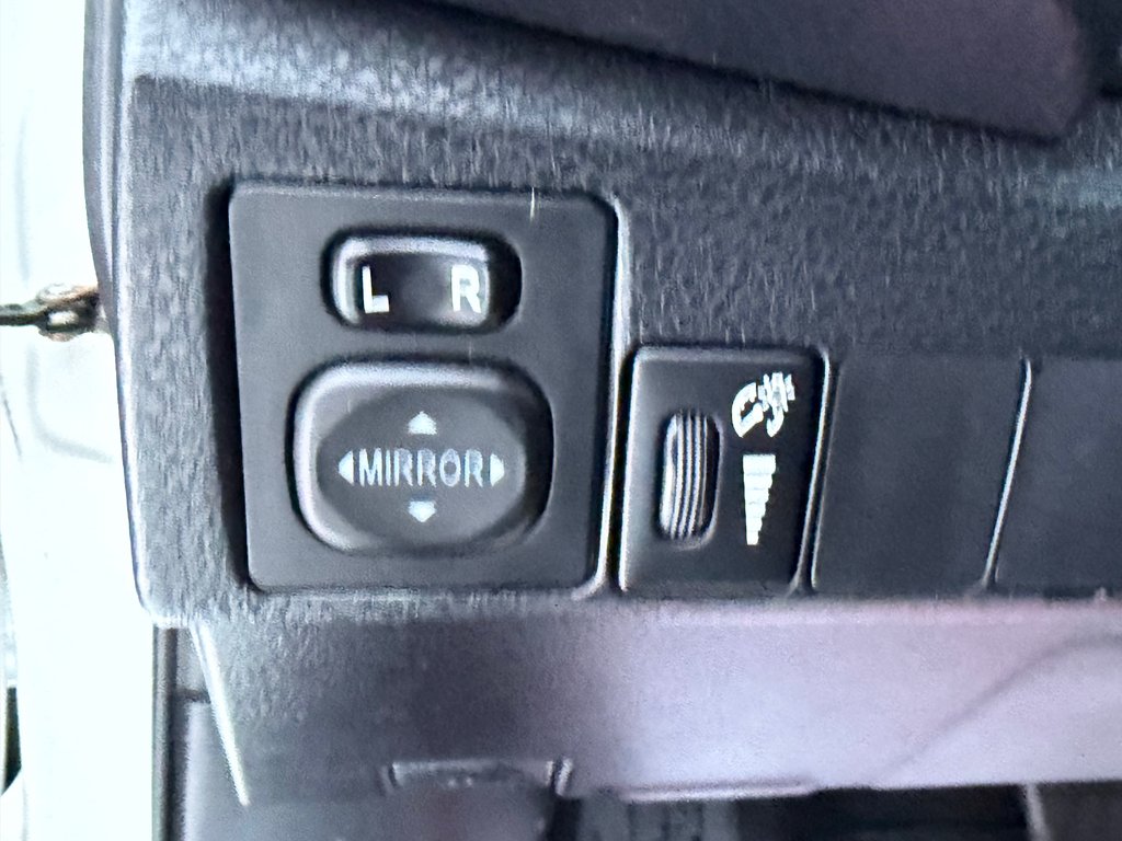 Toyota Corolla PRIX PRÉ-ENCAN FAITES VITE !!! S / autom / cuir / toit et +++ 2014 à Thetford Mines, Québec - 35 - w1024h768px