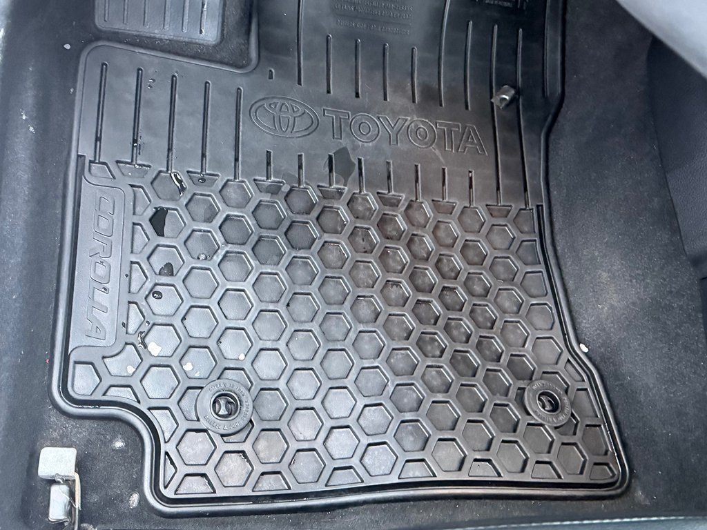 Toyota Corolla PRIX PRÉ-ENCAN FAITES VITE !!! S / autom / cuir / toit et +++ 2014 à Thetford Mines, Québec - 38 - w1024h768px