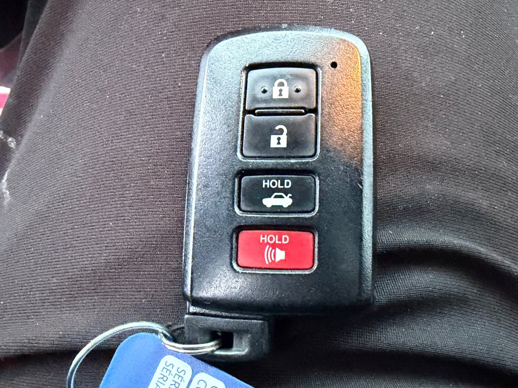 Toyota Corolla PRIX PRÉ-ENCAN FAITES VITE !!! S / autom / cuir / toit et +++ 2014 à Thetford Mines, Québec - 59 - w1024h768px