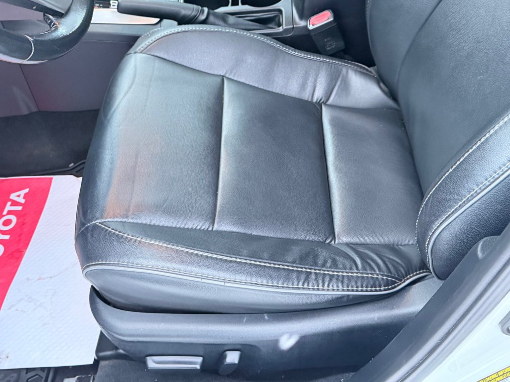 Toyota Corolla PRIX PRÉ-ENCAN FAITES VITE !!! S / autom / cuir / toit et +++ 2014 à Thetford Mines, Québec - 33 - w1024h768px