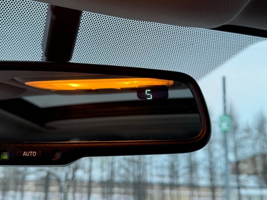 Toyota Corolla PRIX PRÉ-ENCAN FAITES VITE !!! S / autom / cuir / toit et +++ 2014 à Thetford Mines, Québec - 57 - w1024h768px