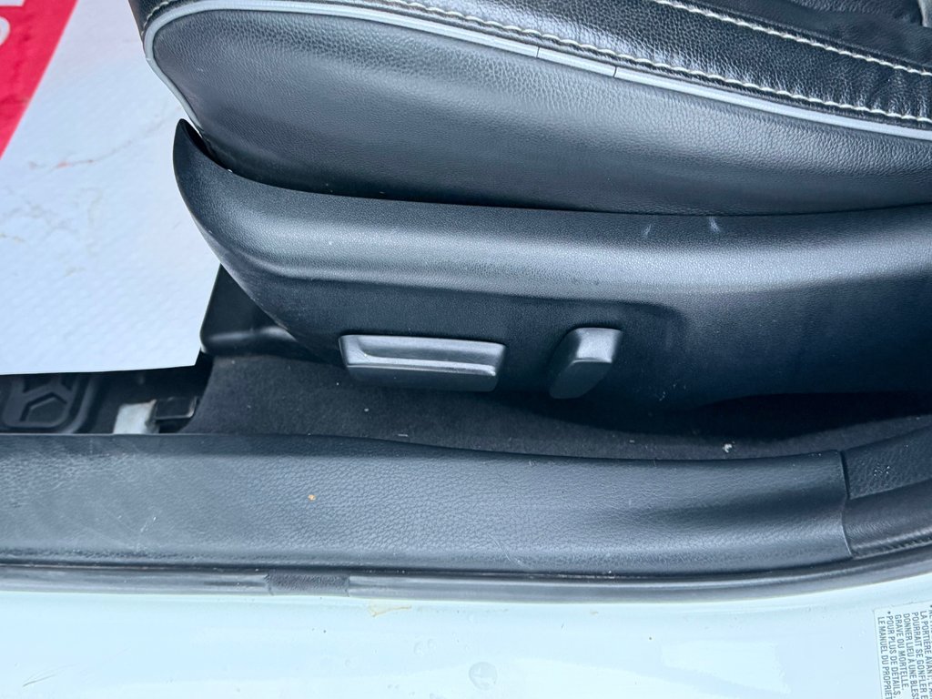 Toyota Corolla PRIX PRÉ-ENCAN FAITES VITE !!! S / autom / cuir / toit et +++ 2014 à Thetford Mines, Québec - 32 - w1024h768px