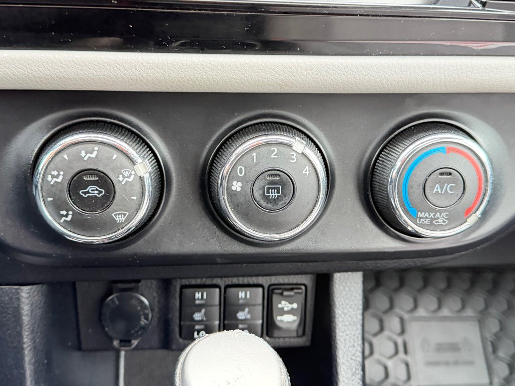 Toyota Corolla LE / AUTOM / AC / ULTRA FIABLE !!!! 2014 à Thetford Mines, Québec - 41 - w1024h768px