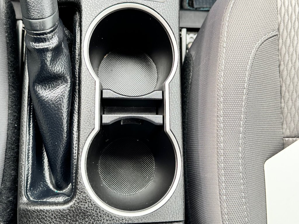 2014 Toyota Corolla LE / BAS KILOS / INSPECTÉ RÉPARÉ / FIABILITÉ / in Thetford Mines, Quebec - 44 - w1024h768px