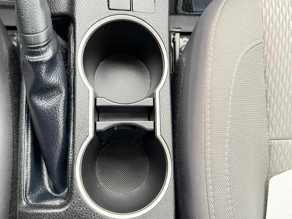 Toyota Corolla LE / BAS KILOS / INSPECTÉ RÉPARÉ / FIABILITÉ / 2014 à Thetford Mines, Québec - 40 - w1024h768px