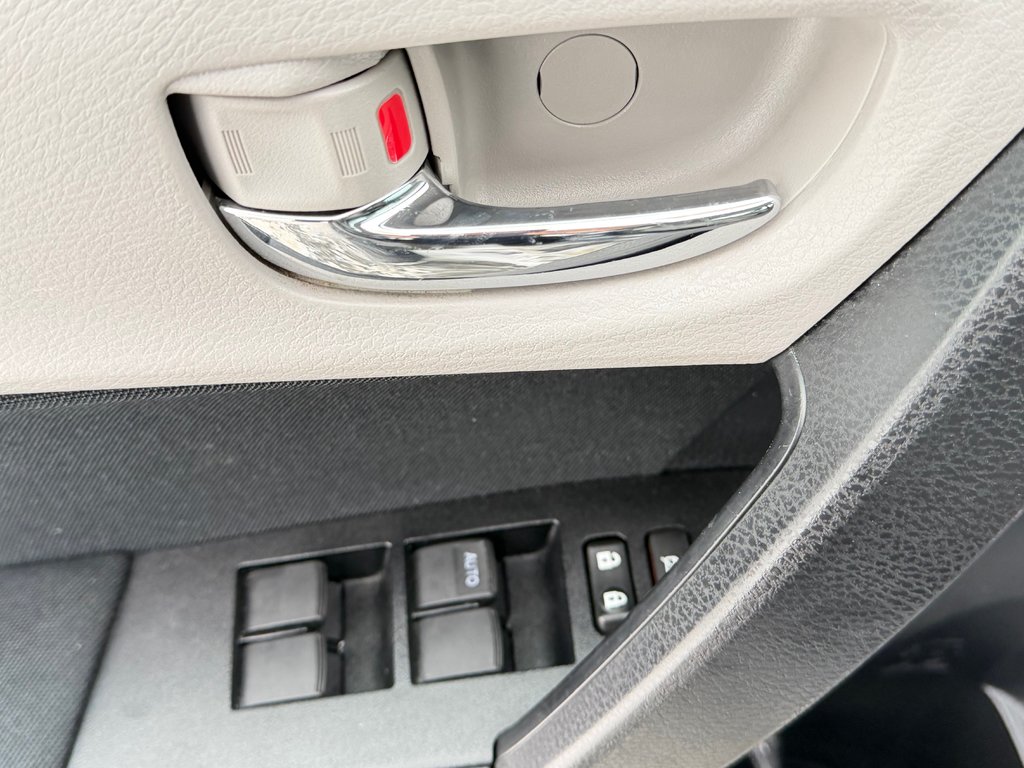 Toyota Corolla LE / BAS KILOS / INSPECTÉ RÉPARÉ / FIABILITÉ / 2014 à Thetford Mines, Québec - 22 - w1024h768px