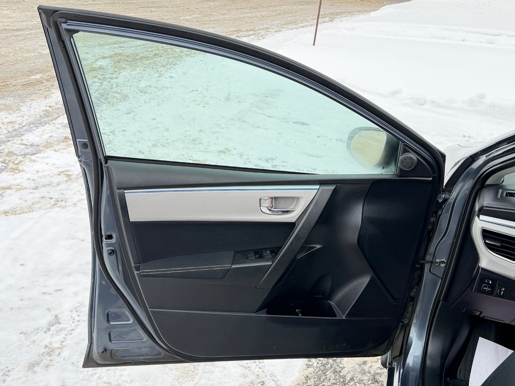 Toyota Corolla LE / BAS KILOS / INSPECTÉ RÉPARÉ / FIABILITÉ / 2014 à Thetford Mines, Québec - 21 - w1024h768px