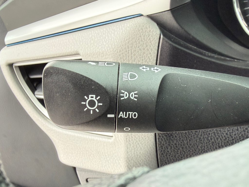 Toyota Corolla LE / BAS KILOS / INSPECTÉ RÉPARÉ / FIABILITÉ / 2014 à Thetford Mines, Québec - 30 - w1024h768px