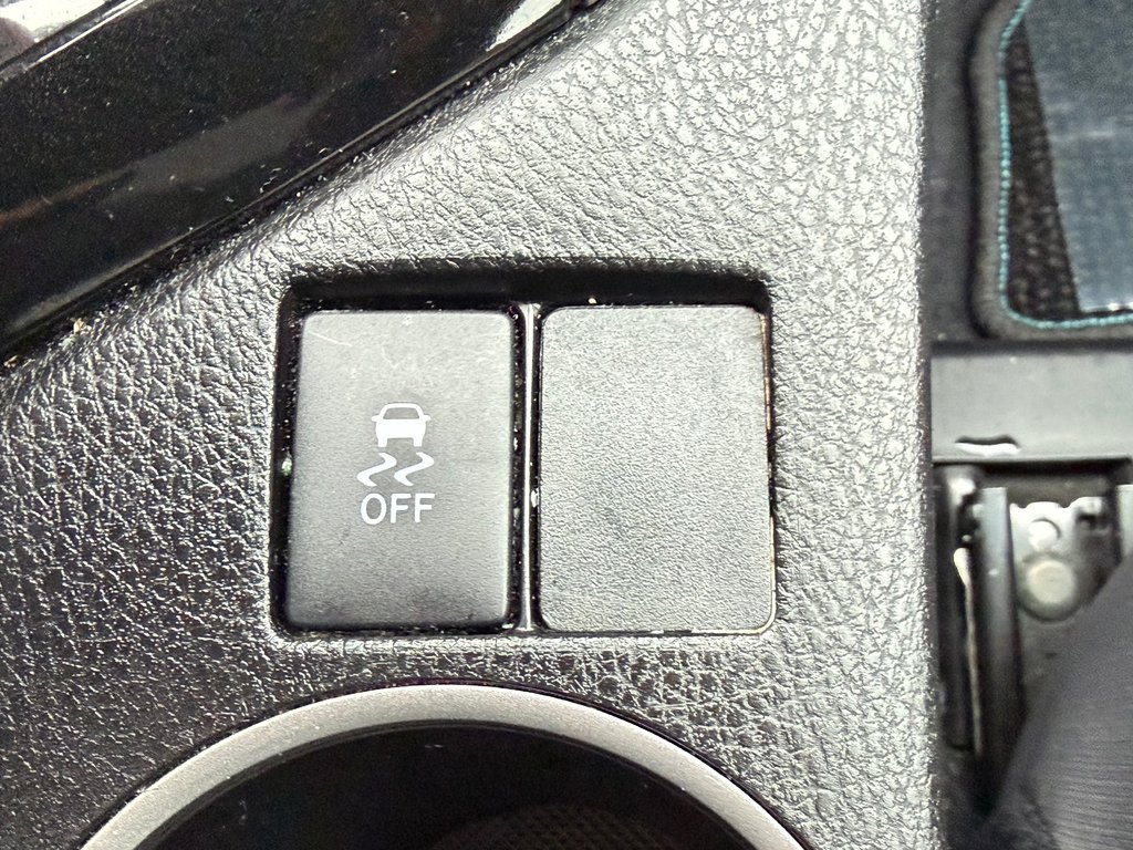 Toyota Corolla LE / BAS KILOS / INSPECTÉ RÉPARÉ / FIABILITÉ / 2014 à Thetford Mines, Québec - 39 - w1024h768px