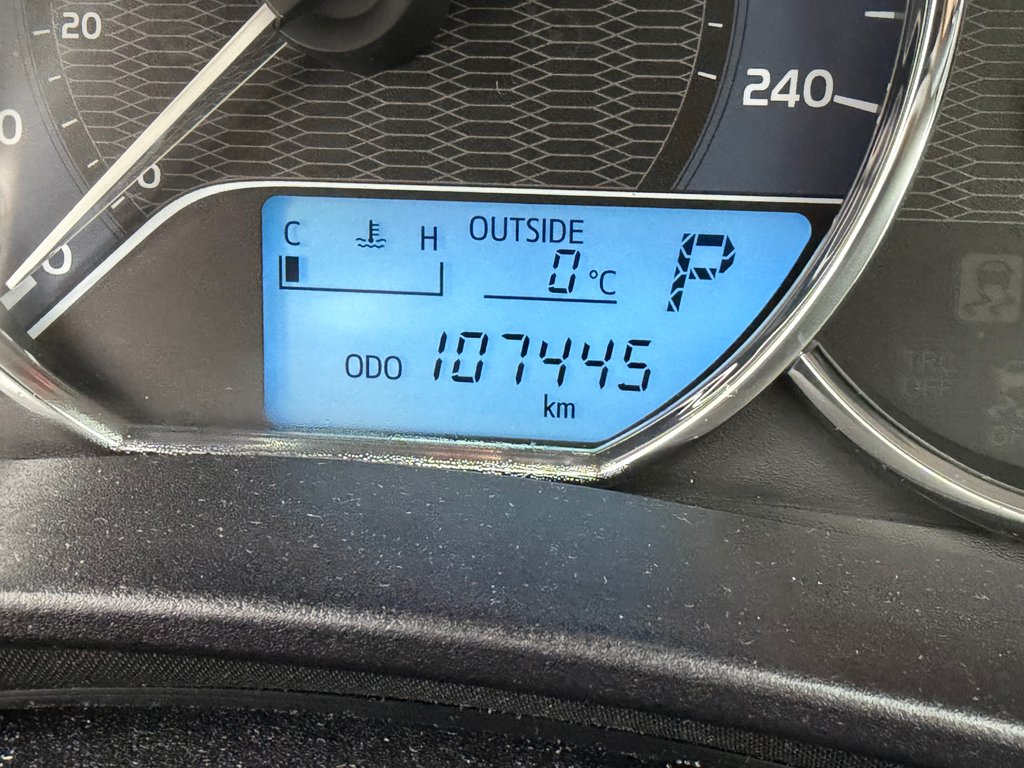 Toyota Corolla LE / BAS KILOS / INSPECTÉ RÉPARÉ / FIABILITÉ / 2014 à Thetford Mines, Québec - 33 - w1024h768px