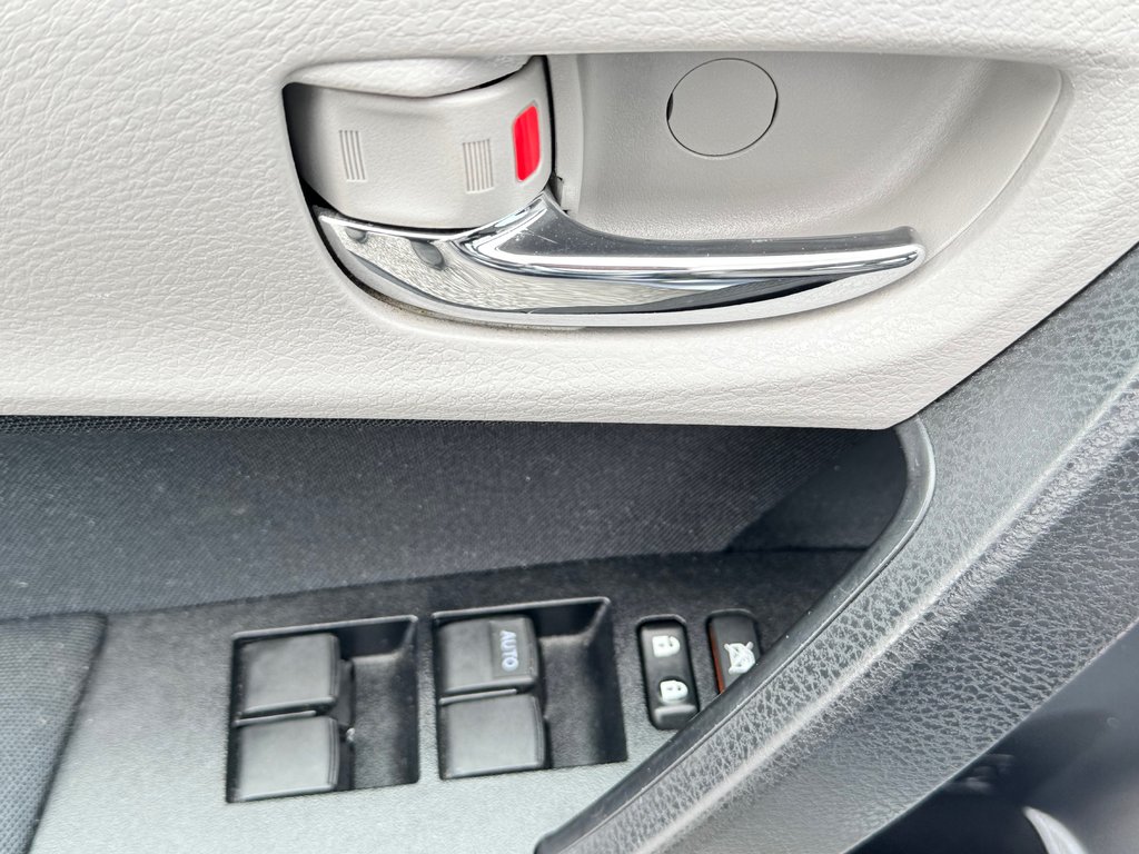 2014 Toyota Corolla LE / BAS KILOS / INSPECTÉ RÉPARÉ / FIABILITÉ / in Thetford Mines, Quebec - 24 - w1024h768px