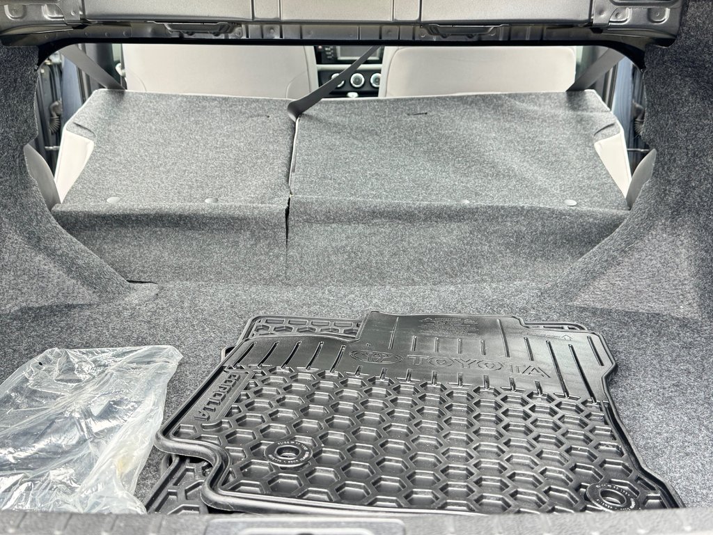 2014 Toyota Corolla LE / BAS KILOS / INSPECTÉ RÉPARÉ / FIABILITÉ / in Thetford Mines, Quebec - 55 - w1024h768px