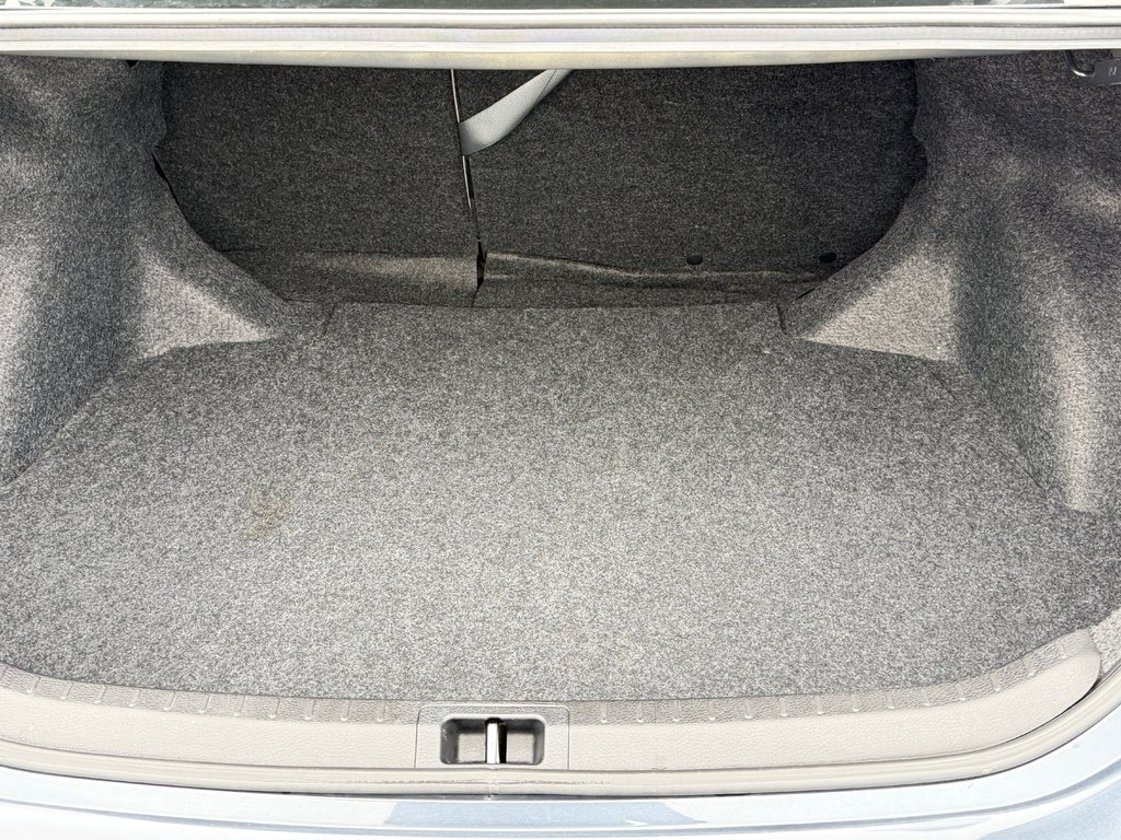 Toyota Corolla LE / BAS KILOS / INSPECTÉ RÉPARÉ / FIABILITÉ / 2014 à Thetford Mines, Québec - 47 - w1024h768px