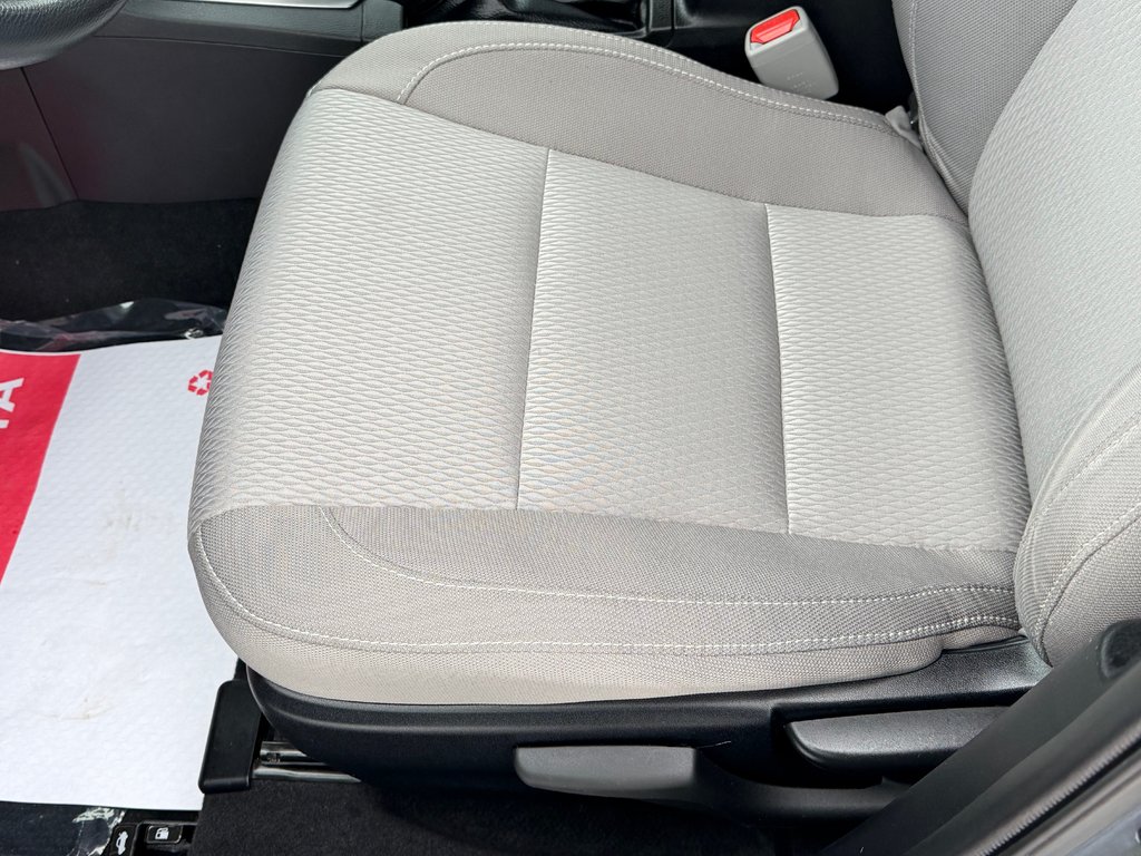 Toyota Corolla LE / BAS KILOS / INSPECTÉ RÉPARÉ / FIABILITÉ / 2014 à Thetford Mines, Québec - 25 - w1024h768px