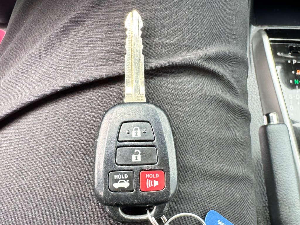 2014 Toyota Corolla LE / BAS KILOS / INSPECTÉ RÉPARÉ / FIABILITÉ / in Thetford Mines, Quebec - 49 - w1024h768px