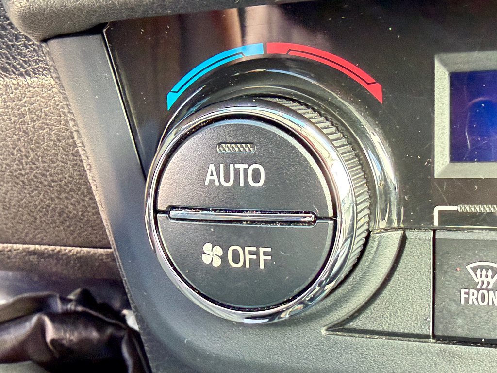 Toyota Corolla LE + GROUPE TOIT / AUTOM / SOFTEX / GPS / 2014 à Thetford Mines, Québec - 42 - w1024h768px