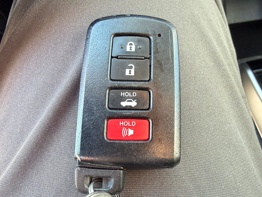 Toyota Corolla LE + GROUPE TOIT / AUTOM / SOFTEX / GPS / 2014 à Thetford Mines, Québec - 55 - w1024h768px