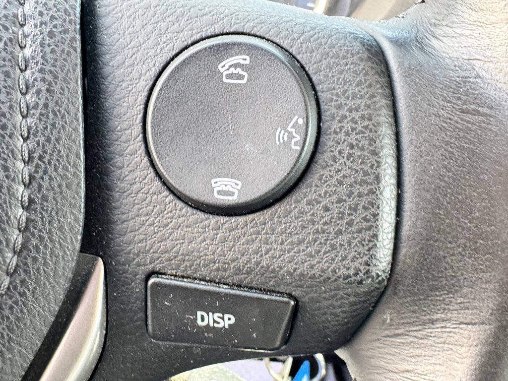 2016 Toyota Corolla LE + GROUPE TOIT / 1 SEUL PROPRIO / BAS KILOS / in Thetford Mines, Quebec - 35 - w1024h768px