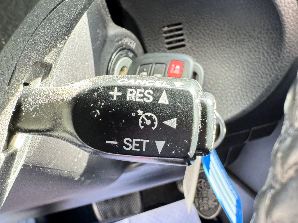 2016 Toyota Corolla LE + GROUPE TOIT / 1 SEUL PROPRIO / BAS KILOS / in Thetford Mines, Quebec - 36 - w1024h768px