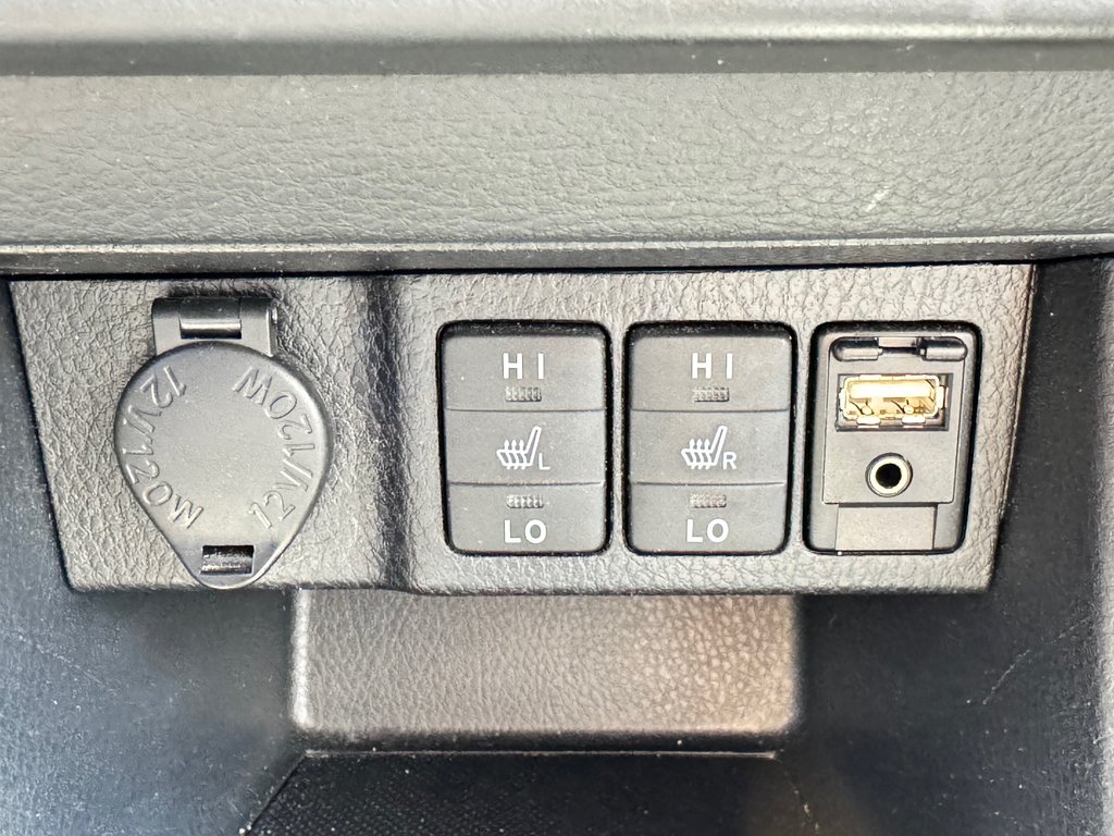 2016 Toyota Corolla LE + GROUPE TOIT / 1 SEUL PROPRIO / BAS KILOS / in Thetford Mines, Quebec - 43 - w1024h768px