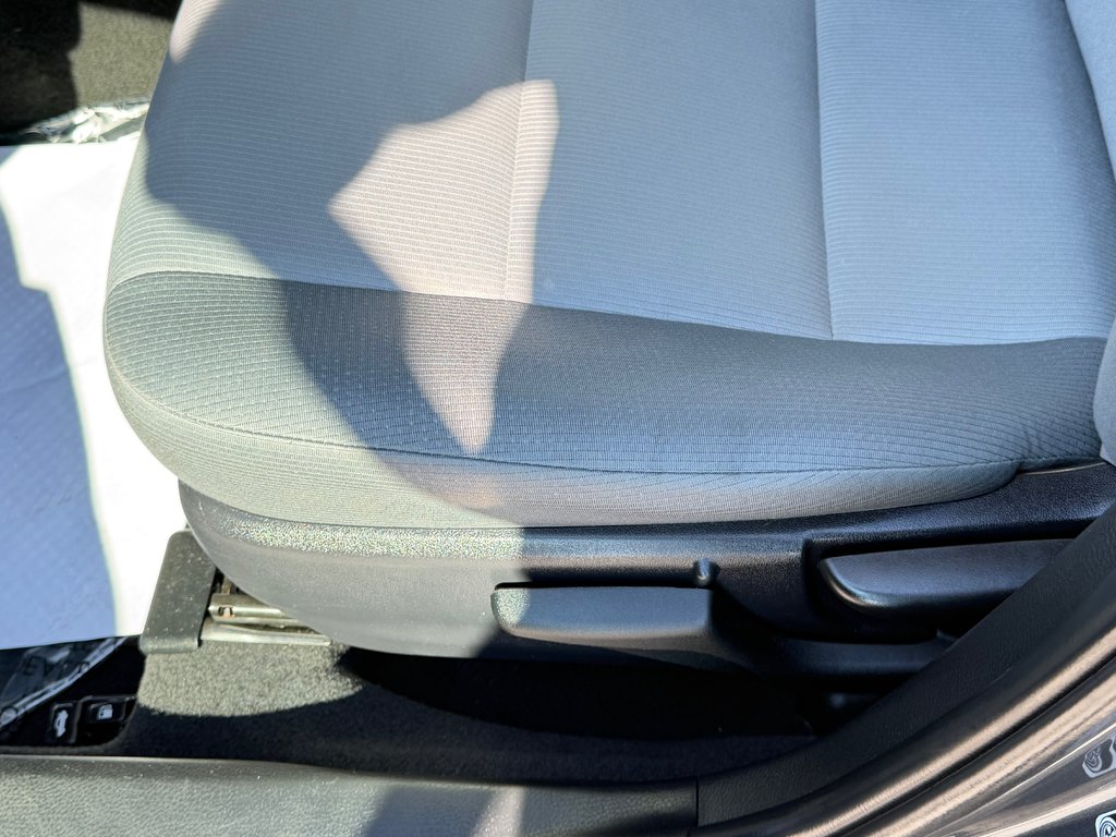 Toyota Corolla CE / AUTOM + AC / BAS KILOS / WOW !!! / 2019 à Thetford Mines, Québec - 23 - w1024h768px