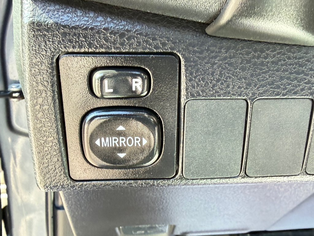 Toyota Corolla CE / AUTOM + AC / BAS KILOS / WOW !!! / 2019 à Thetford Mines, Québec - 24 - w1024h768px