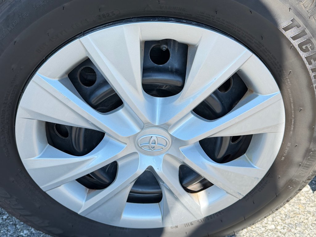 Toyota Corolla CE / AUTOM + AC / BAS KILOS / WOW !!! / 2019 à Thetford Mines, Québec - 13 - w1024h768px