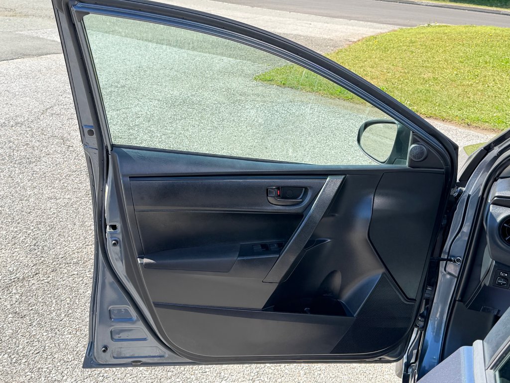 Toyota Corolla CE / AUTOM + AC / BAS KILOS / WOW !!! / 2019 à Thetford Mines, Québec - 20 - w1024h768px
